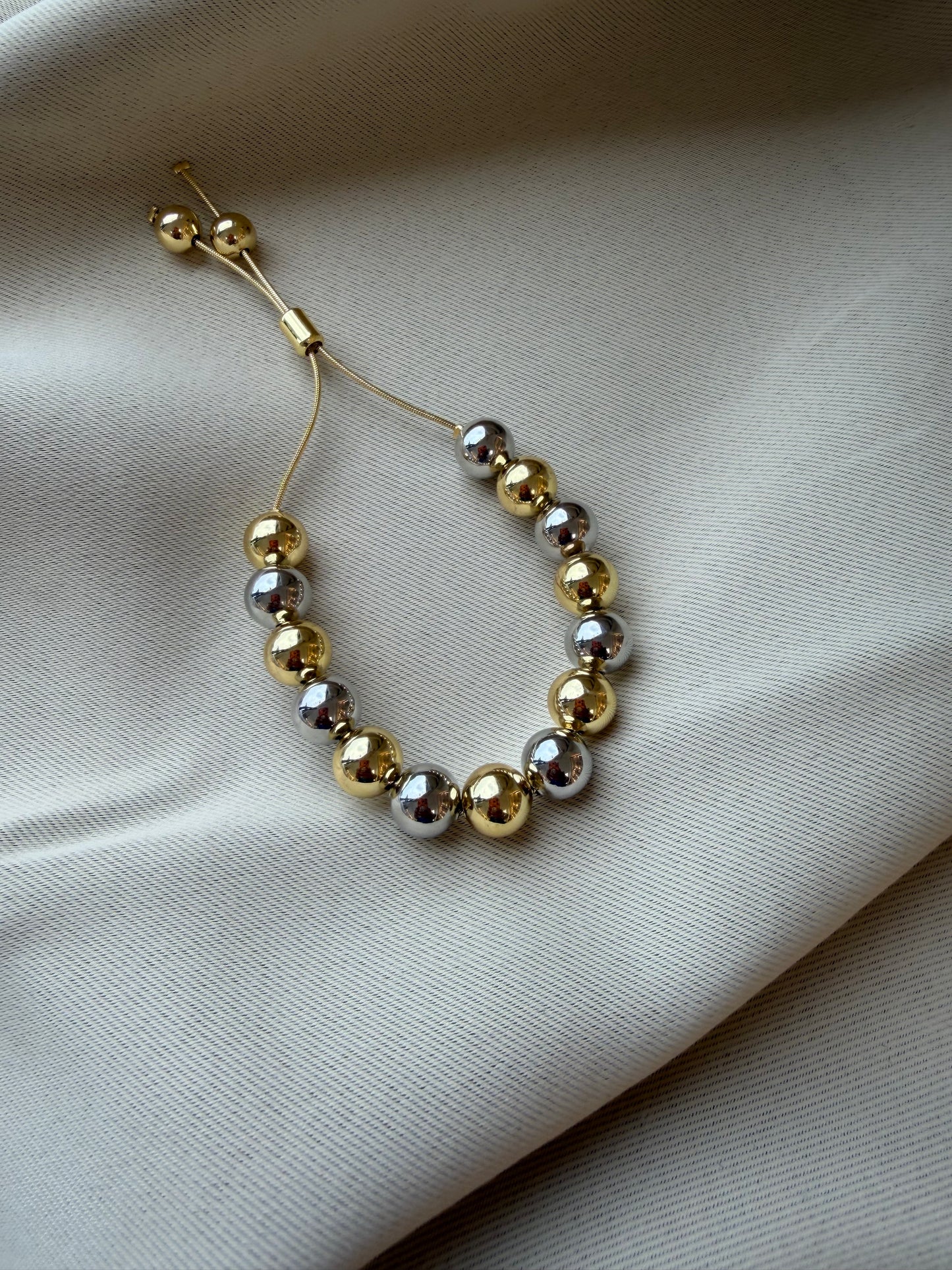 Large two tone beaded bracelet