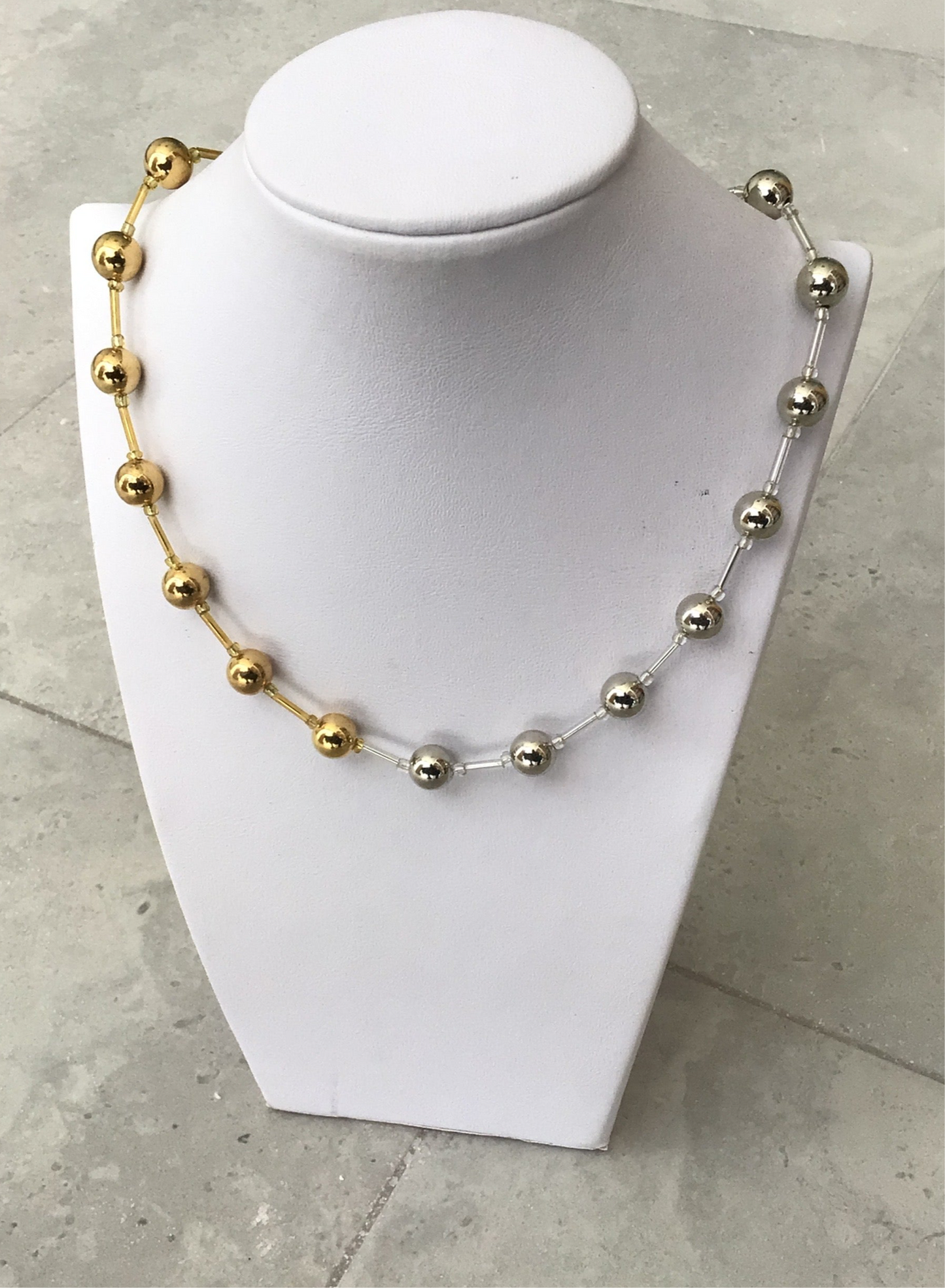 Nova loop necklace