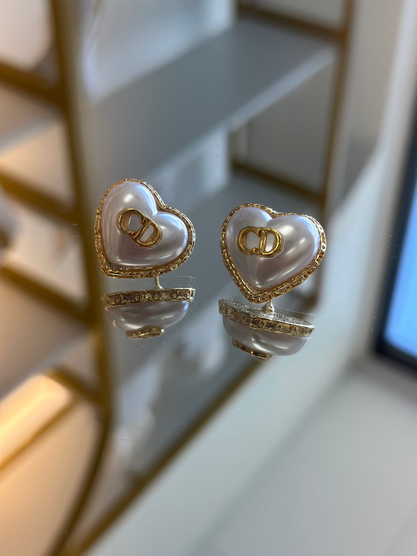 Perla Dupe Earrings