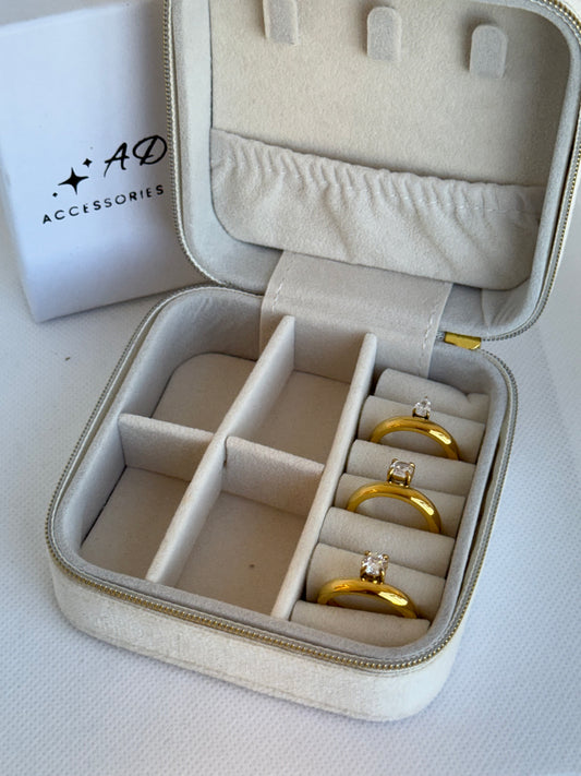 Esmeralda ring Sz 8