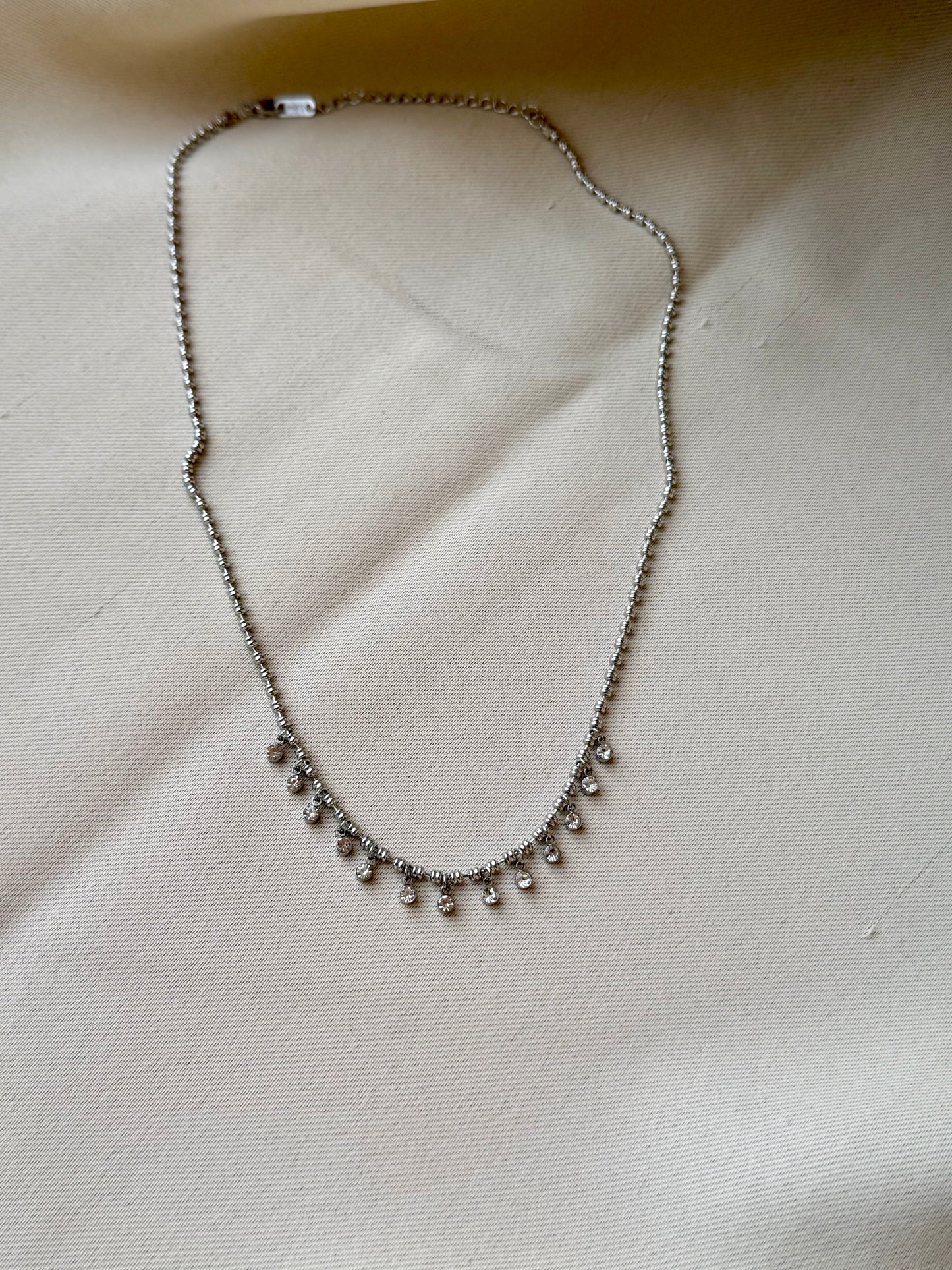 That girl necklace