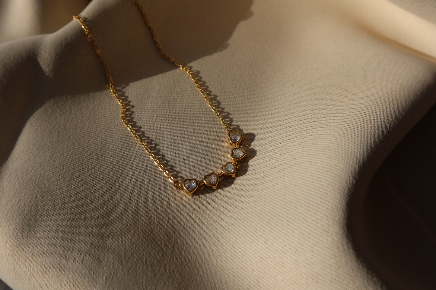 The heart edit necklace