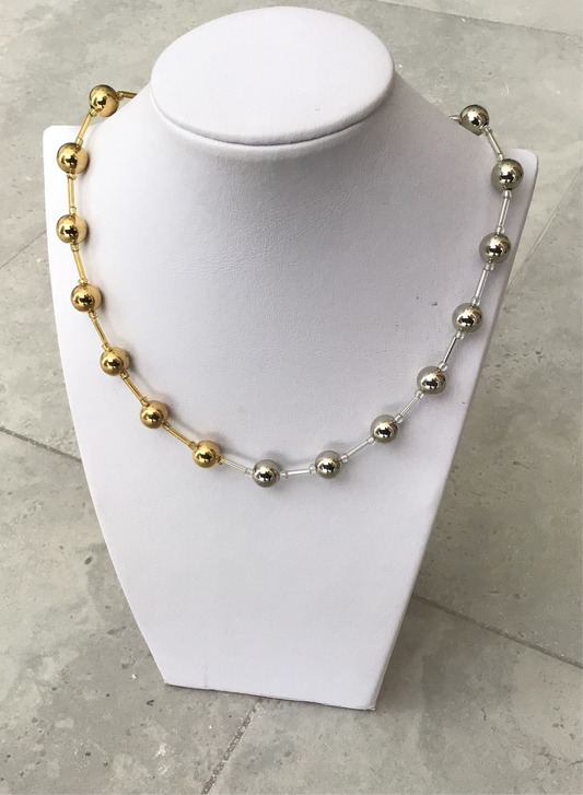 Nova loop necklace