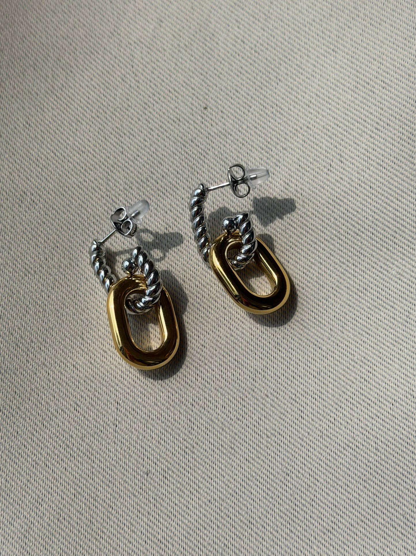 Dy double hoops