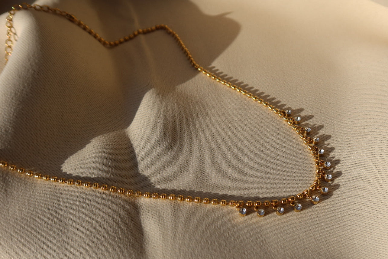 That girl necklace