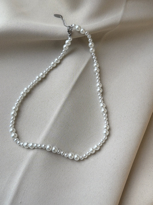 Perla chocker necklace
