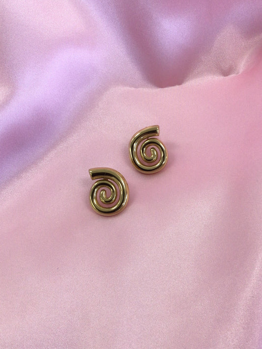 Swirl studs