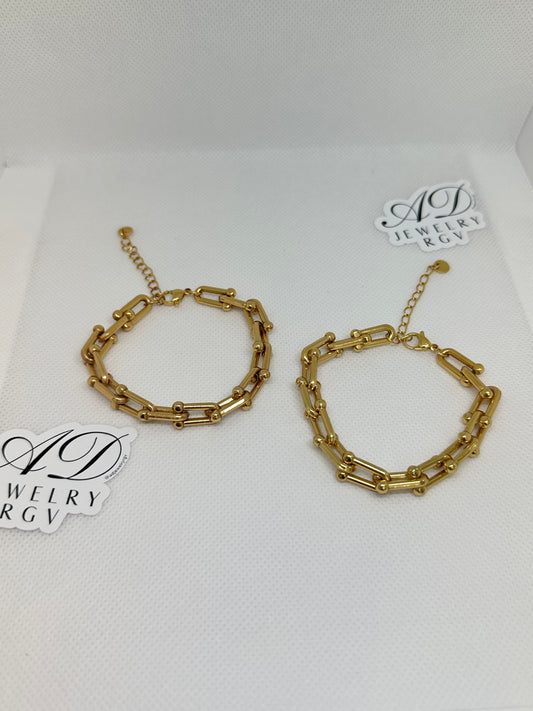 Lock bracelet