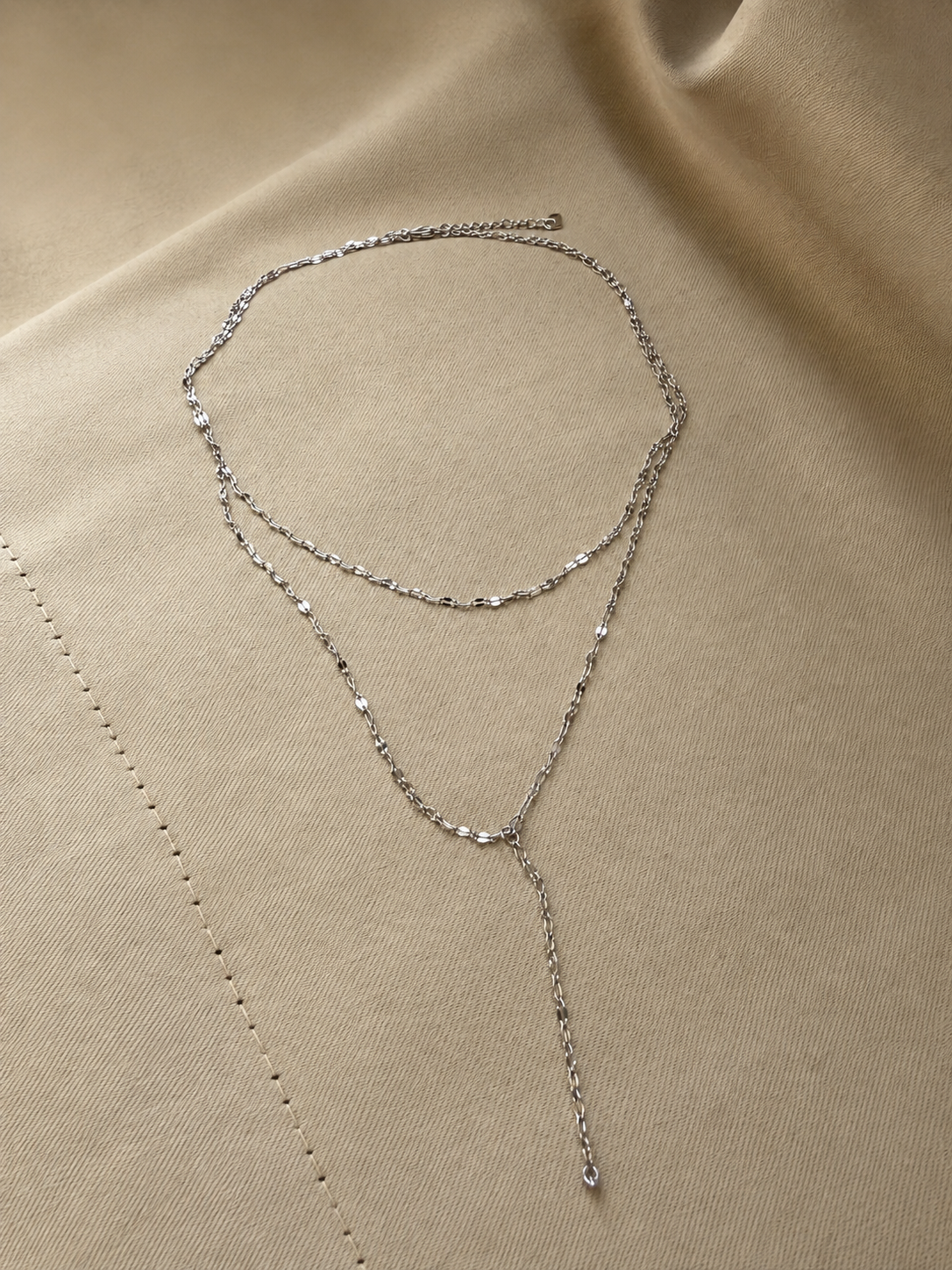 Lip Corbatín Necklace