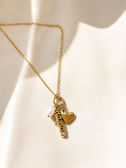 Mamá pearl necklace