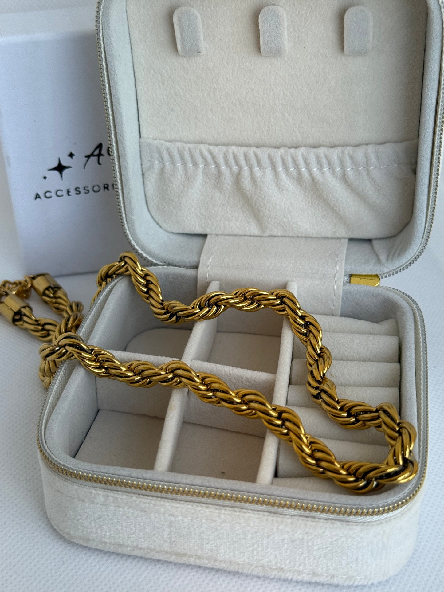 Lucy rope chain
