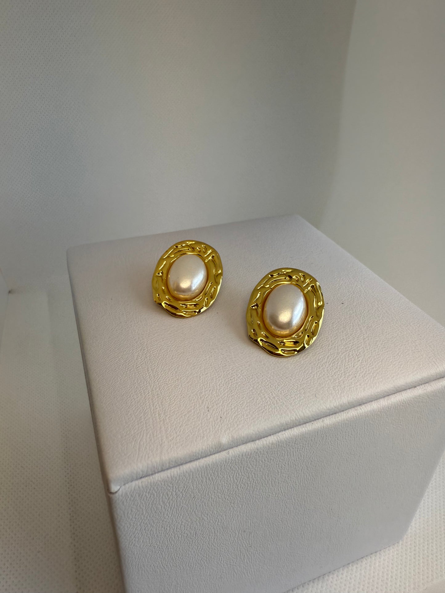 Steph pearl earrings
