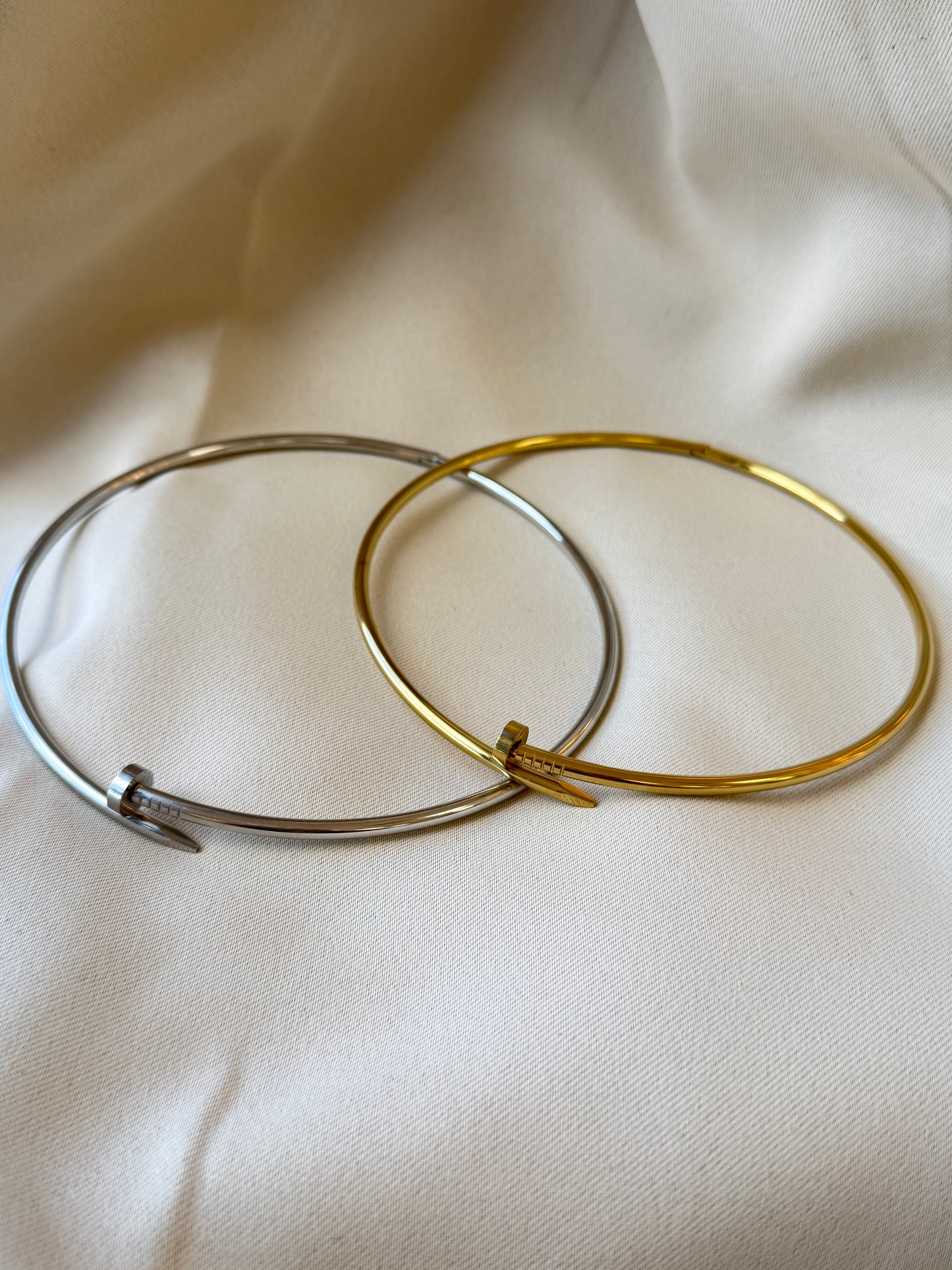 Cart Choker Bangle